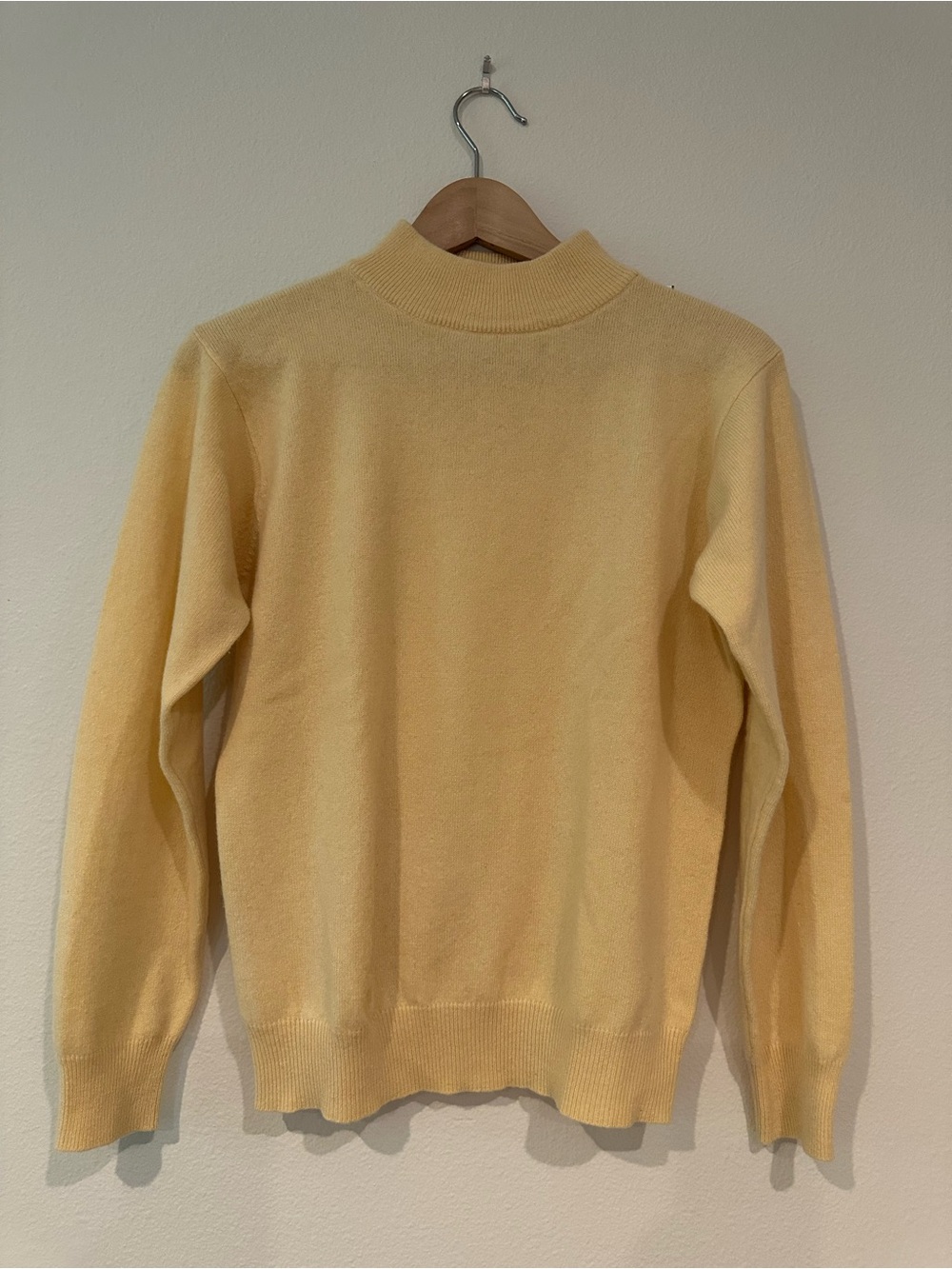 Vintage Soft Butter Yellow 100% Cashmere Sweater Women's M